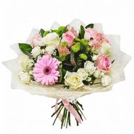 Букет із 13 троянд, 3 альстромерій, 1 гербери і 2 хризантем
