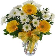 Букет квітів із 3 гербер та 4 хризантем