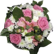 Букет із 5 троянд, 4 хризантеми і 2 альстромерій