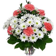 Букет квітів із 7 гвоздик і 8 хризантем