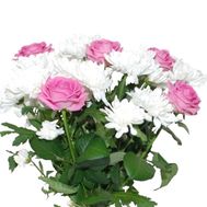 Букет із 5 рожевих троянд і 2 хризантем