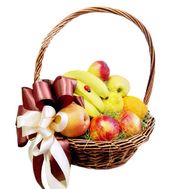 Кошик фруктів