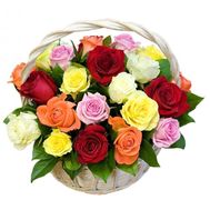 Кошик з 25 троянд