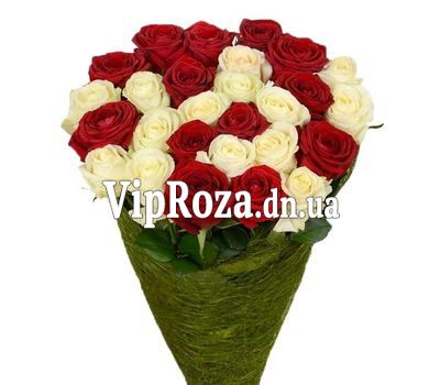 25 червоних і білих троянд