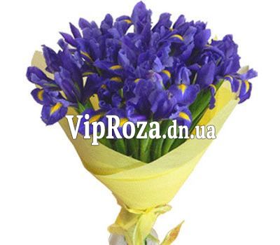 Букет квітів із 35 ірисів