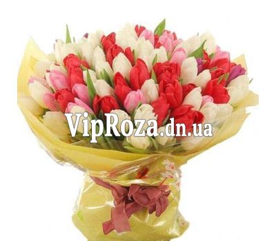 Букет із 101 різнобарвного тюльпана
