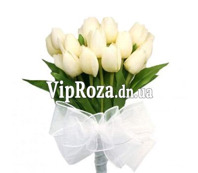 Букет із 17 білих тюльпанів
