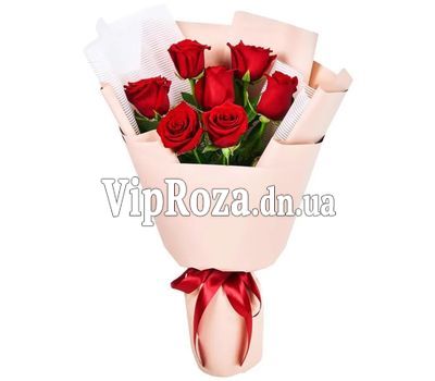 Букет квітів із 7 червоних троянд