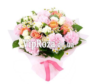 Букет із гвоздик і троянд