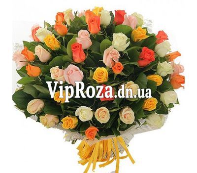 Букет із 51 різнобарвною троянди