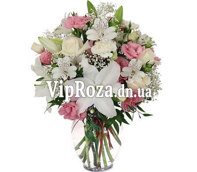 Букет в рожево-білому цветеіі