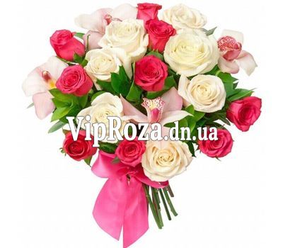 Букет квітів із 17 троянд і 4 орхідей