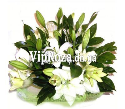 Букет із 7 гілок лілій