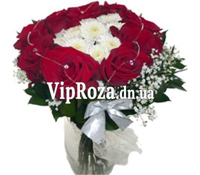 Букет із троянд і хризантем