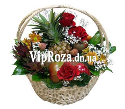 Фруктовий кошик з квітами