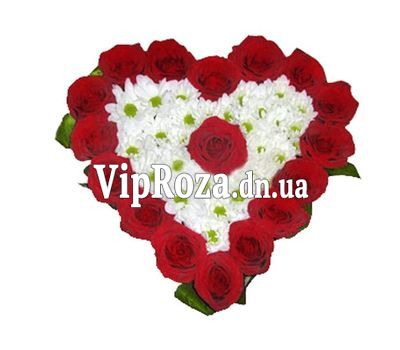 Серце з троянд і хризантем