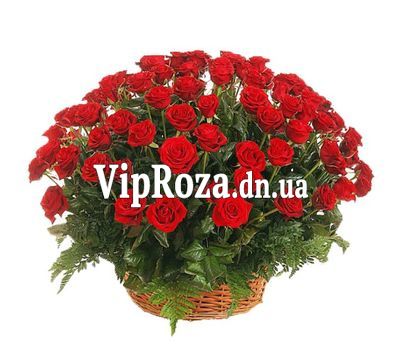 Кошик з 55 червоних троянд